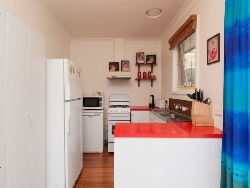 18 Sheldon Ave, Mooroolbark VIC 3138