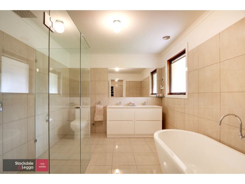 305 Warburton Highway, Wandin North VIC 3139