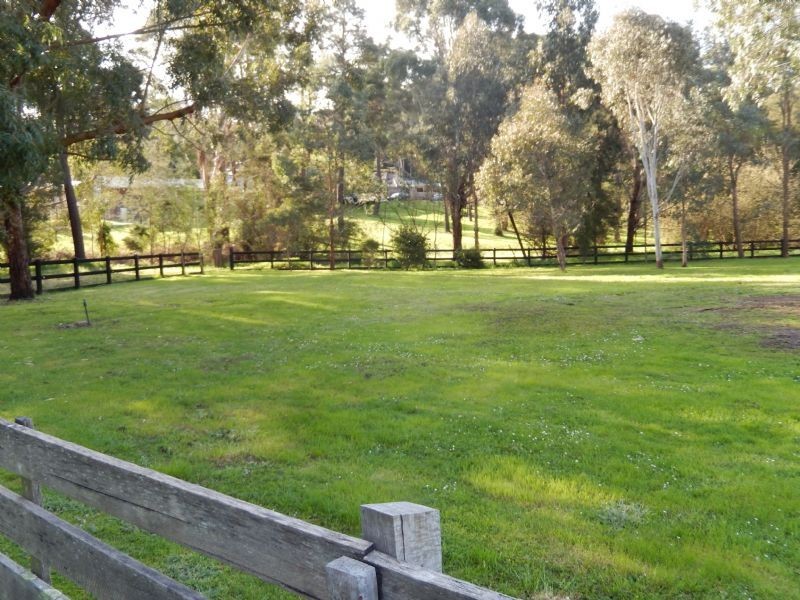 305 Warburton Highway, Wandin North VIC 3139