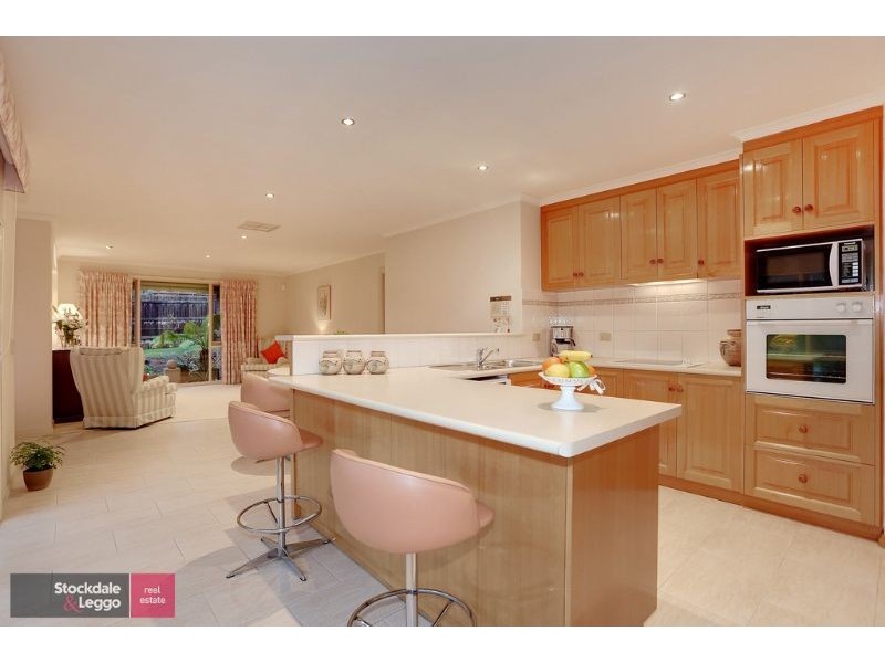 2 Rotherwood Place, Lilydale VIC 3140