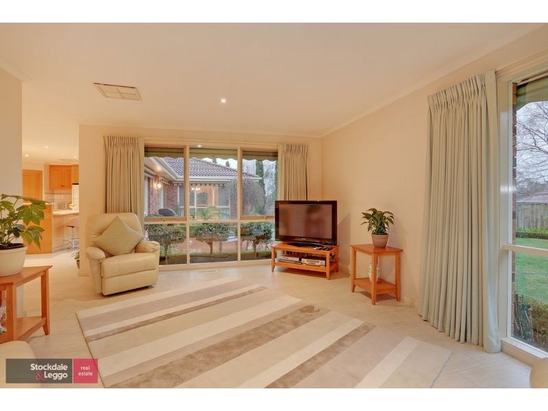 2 Rotherwood Place, Lilydale VIC 3140