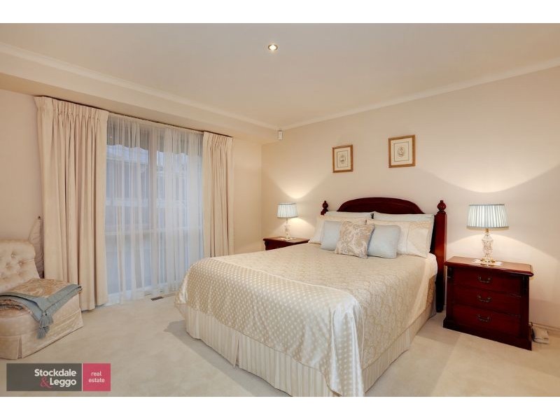 2 Rotherwood Place, Lilydale VIC 3140