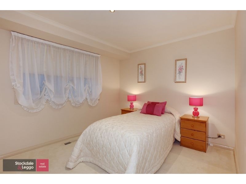 2 Rotherwood Place, Lilydale VIC 3140