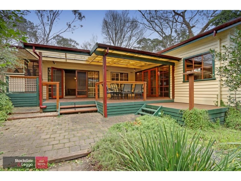 17 Stradbroke Road, Montrose VIC 3765
