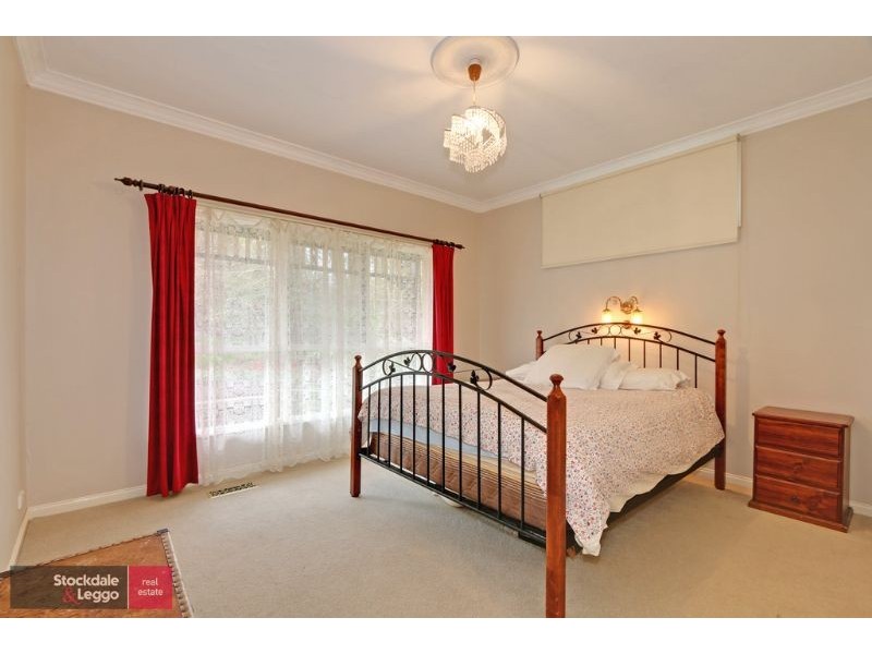 17 Stradbroke Road, Montrose VIC 3765