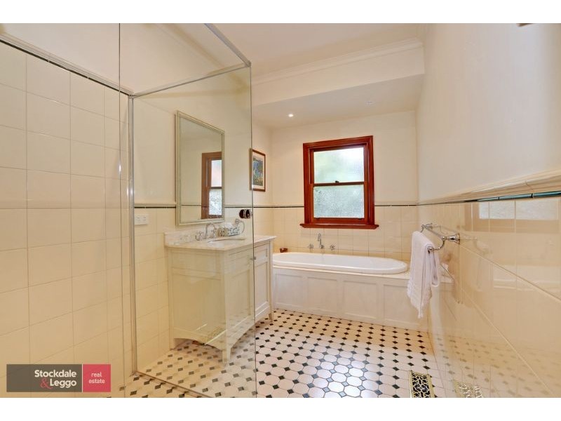 17 Stradbroke Road, Montrose VIC 3765