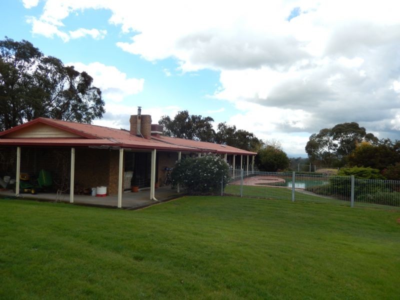 585 Victoria Rd, Gruyere VIC 3770