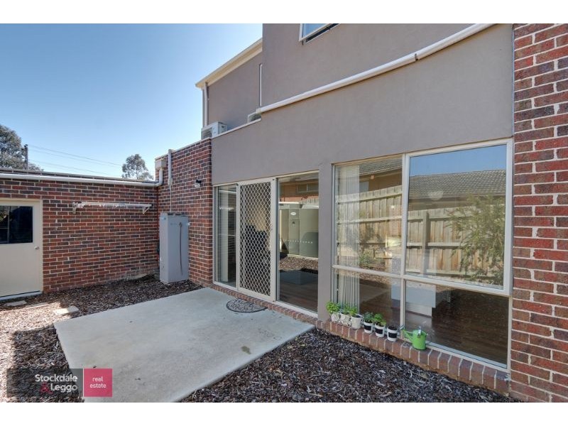 2/196 Hull Road, Mooroolbark VIC 3138
