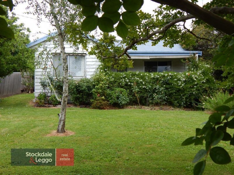 8 Evelyn Grove, Healesville VIC 3777