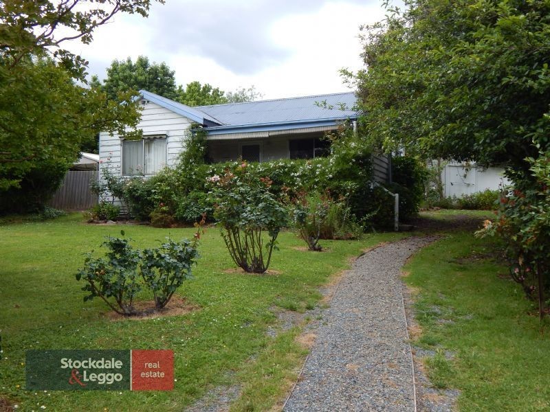 8 Evelyn Grove, Healesville VIC 3777