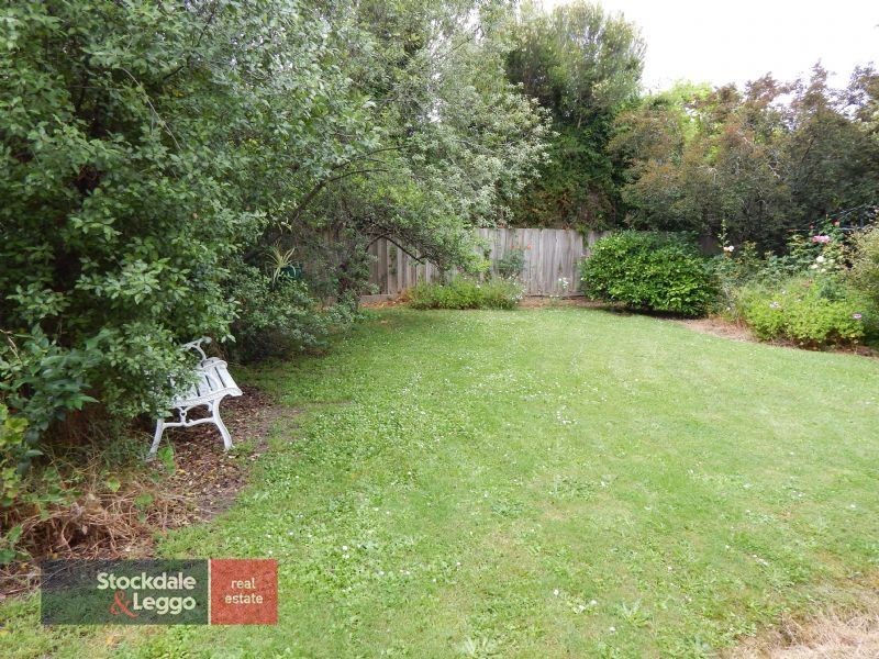 8 Evelyn Grove, Healesville VIC 3777