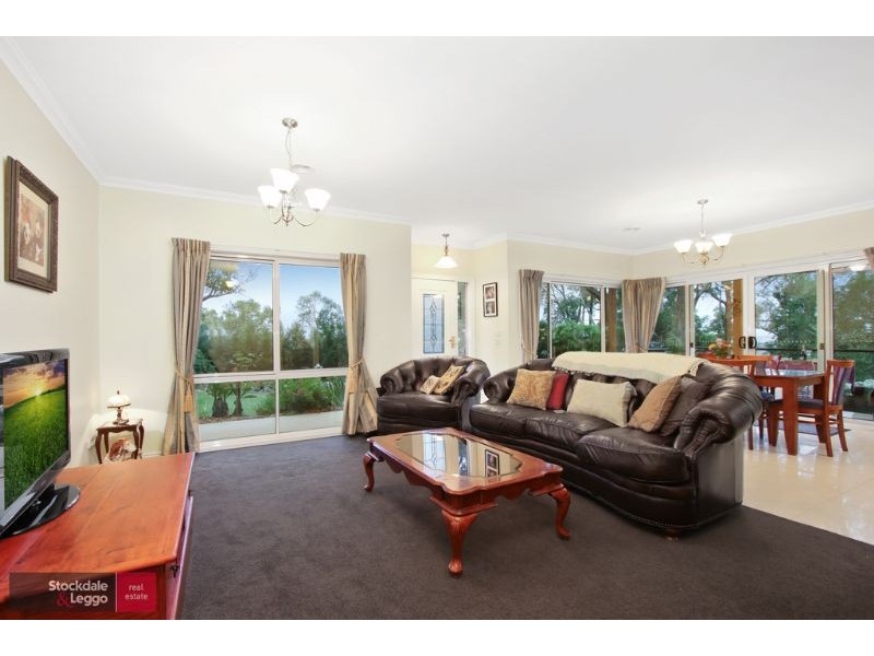 30 Peters Road, Seville East VIC 3139