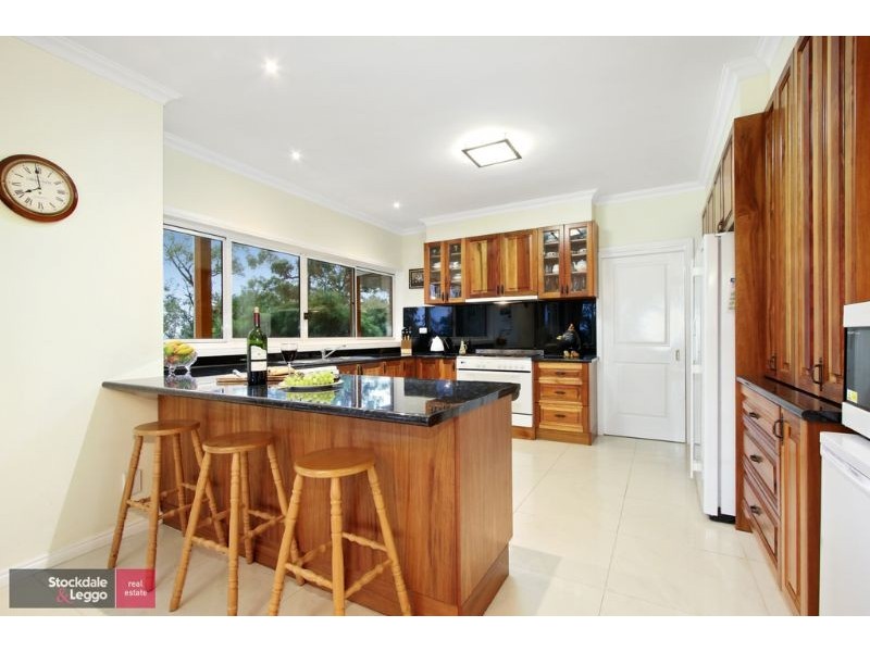 30 Peters Road, Seville East VIC 3139
