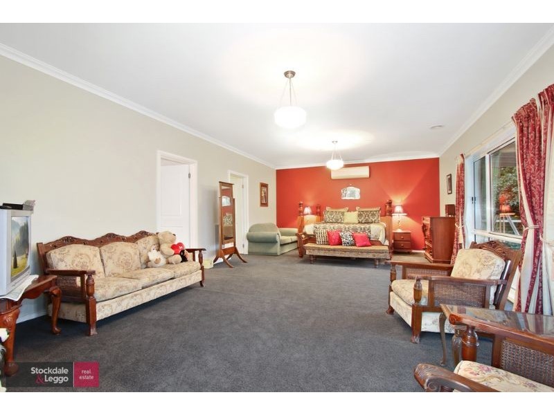 30 Peters Road, Seville East VIC 3139