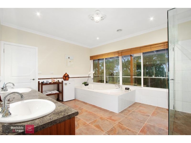 30 Peters Road, Seville East VIC 3139