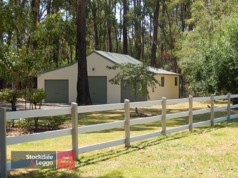 24 Rodger Road, Wandin North VIC 3139