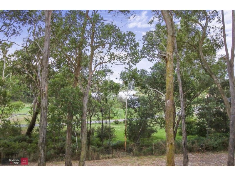 24 Rodger Road, Wandin North VIC 3139