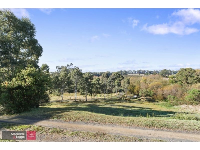 28 Carters Lane, Seville VIC 3139