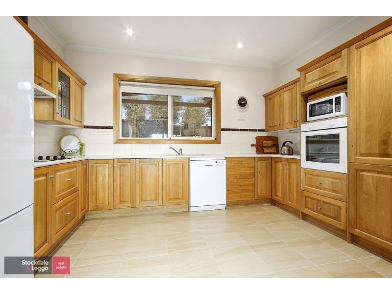 64 English Street, Seville VIC 3139