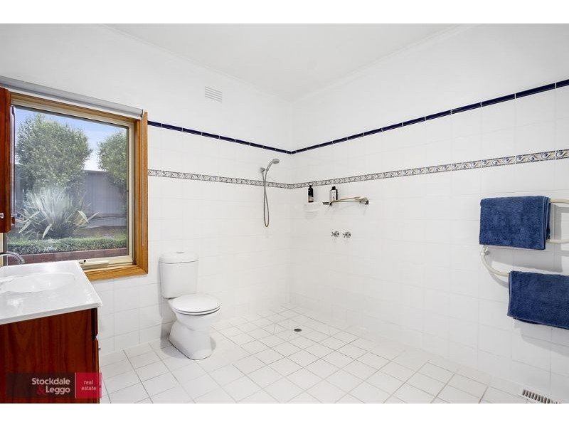 64 English Street, Seville VIC 3139