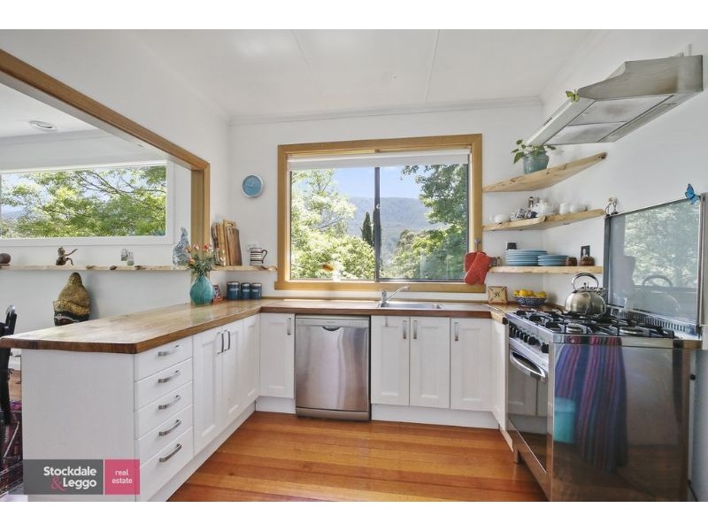 15 Clarke Avenue, Warburton VIC 3799
