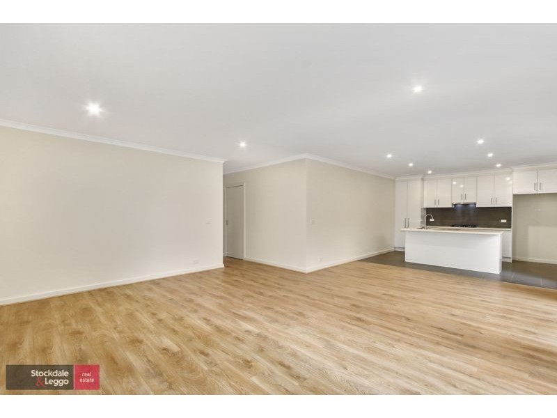 3/2 Lorna Court, Mooroolbark VIC 3138