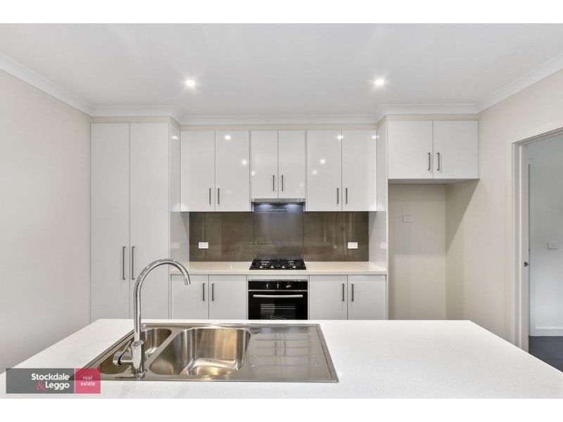 3/2 Lorna Court, Mooroolbark VIC 3138