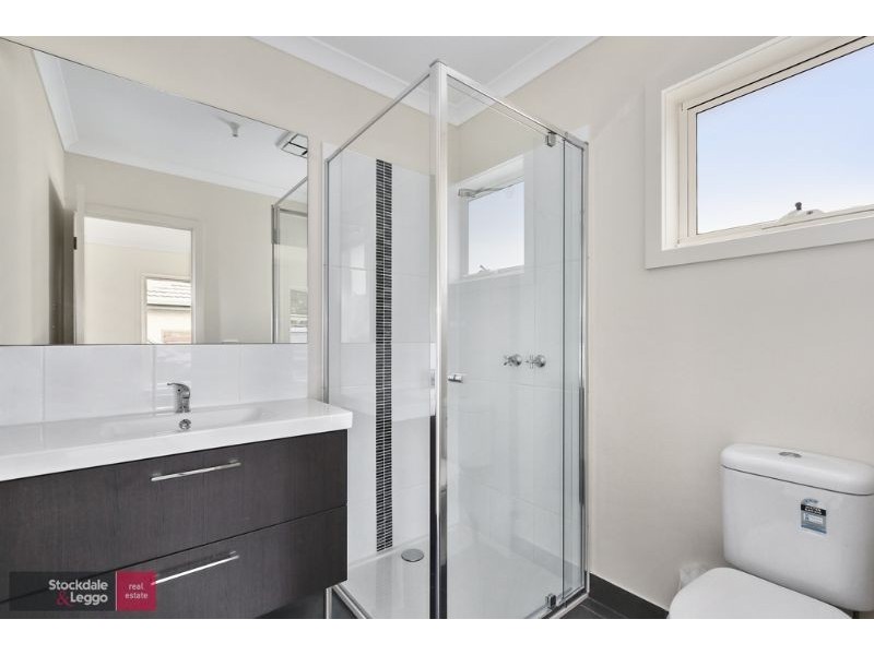 3/2 Lorna Court, Mooroolbark VIC 3138