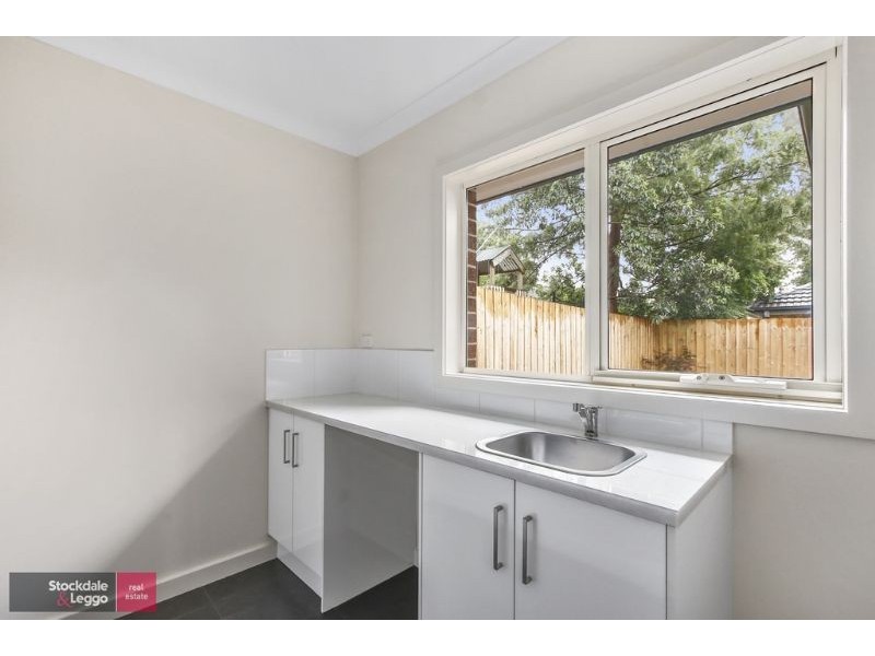 3/2 Lorna Court, Mooroolbark VIC 3138