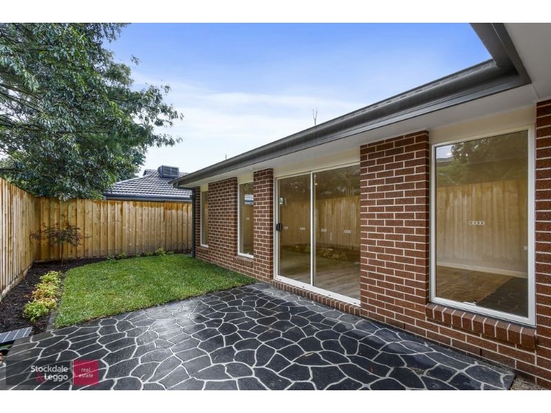 3/2 Lorna Court, Mooroolbark VIC 3138