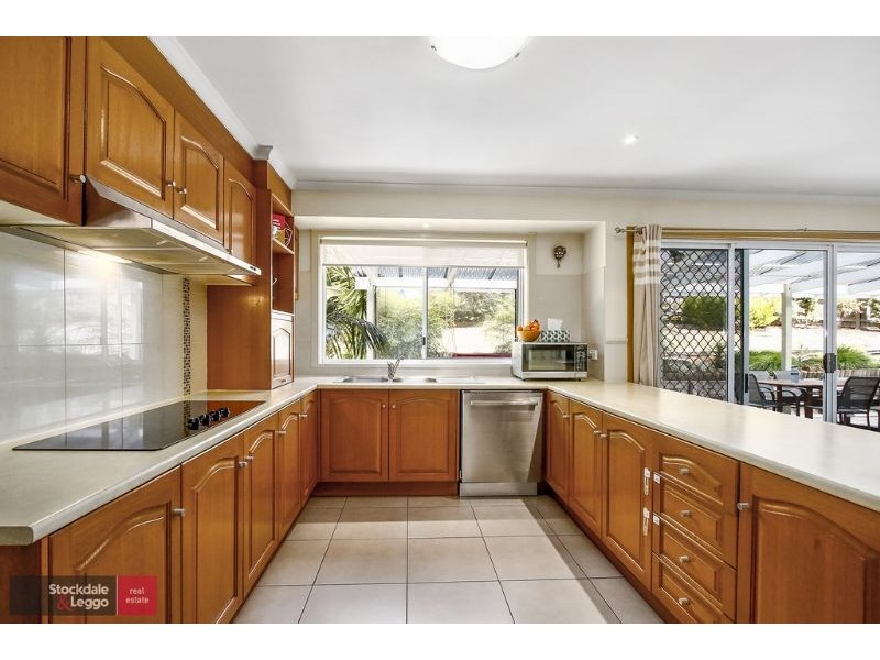 1 Lakeview Drive, Lilydale VIC 3140