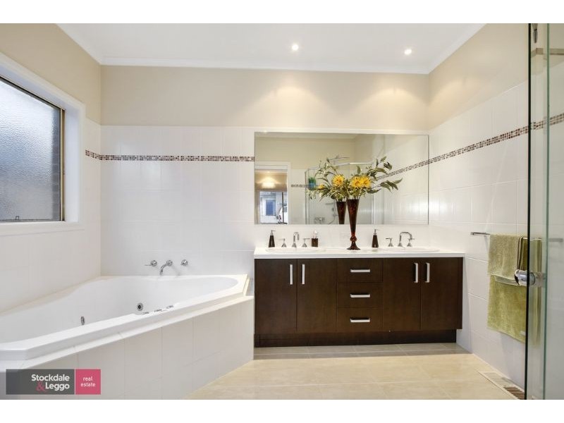 19 Neryl Court, Mooroolbark VIC 3138