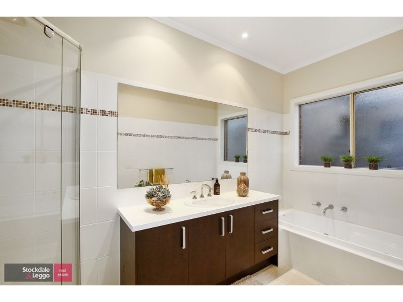 19 Neryl Court, Mooroolbark VIC 3138