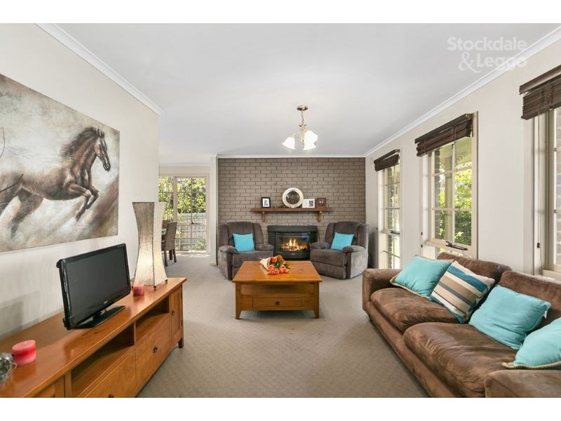 11 Winifred Street, Seville VIC 3139