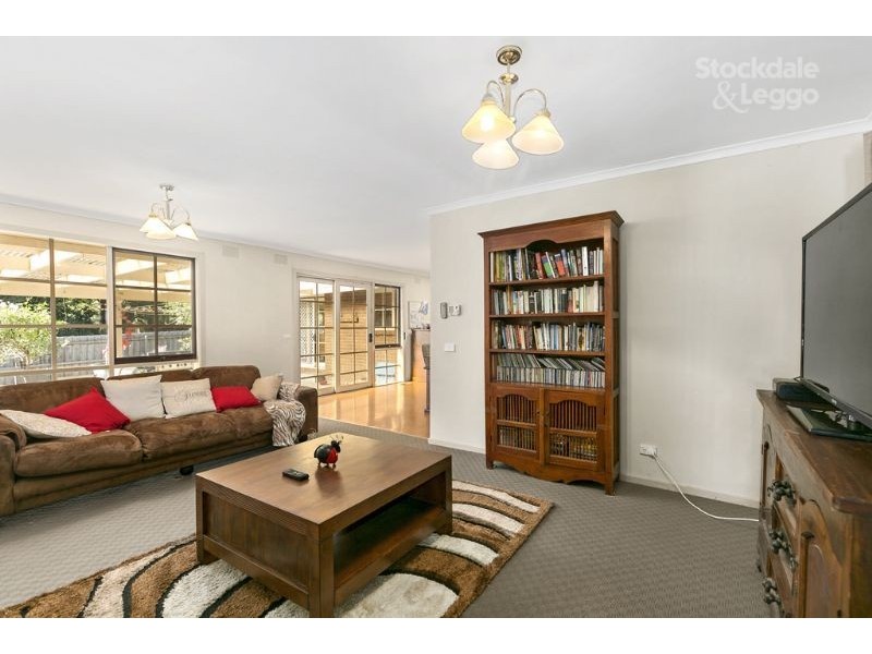 11 Winifred Street, Seville VIC 3139