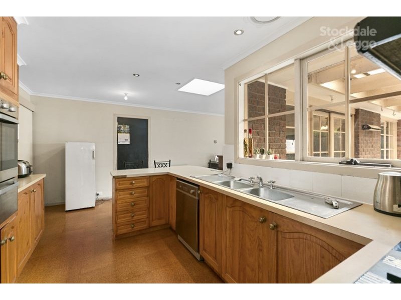 11 Winifred Street, Seville VIC 3139