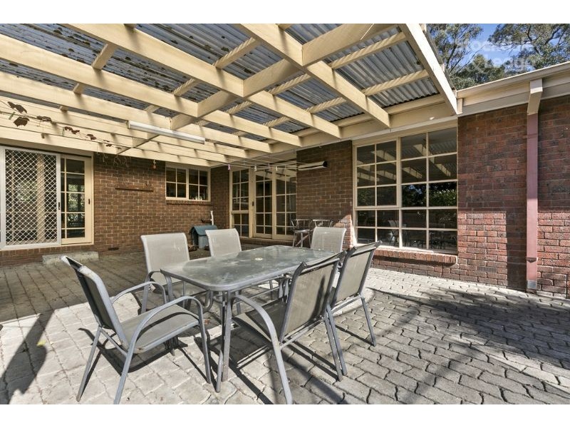 11 Winifred Street, Seville VIC 3139