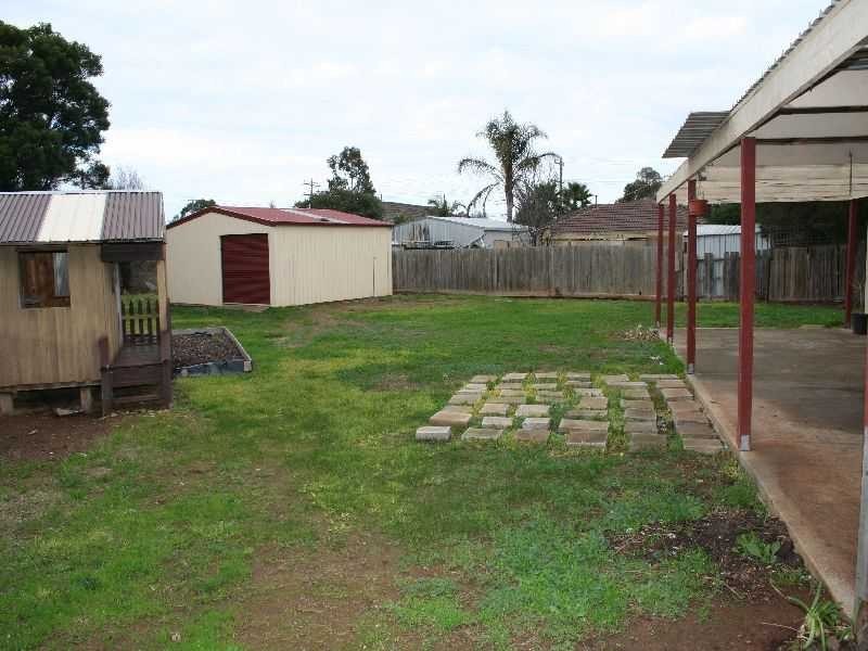 17 David Street, Melton South VIC 3338