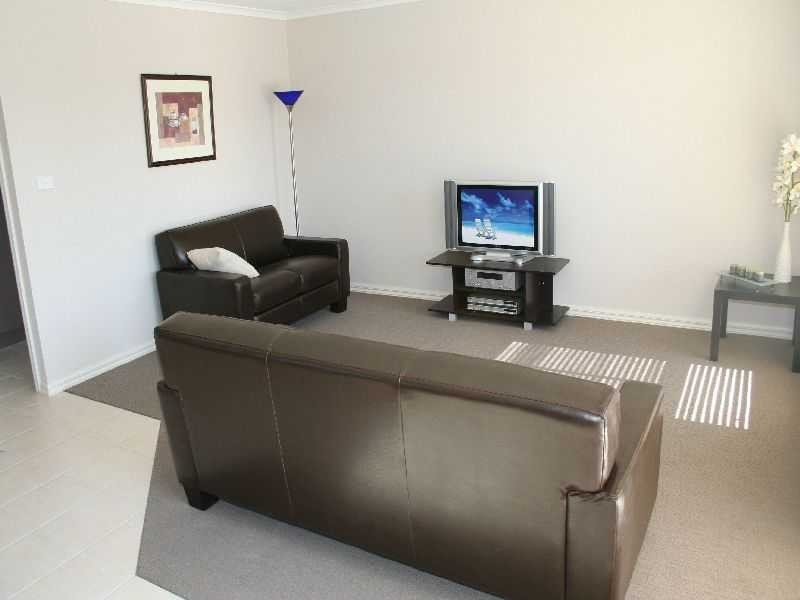 Unit 3/20 Kurrajong Crescent, Melton South VIC 3338