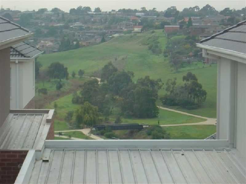 47 Balerno Circuit, Gowanbrae VIC 3043