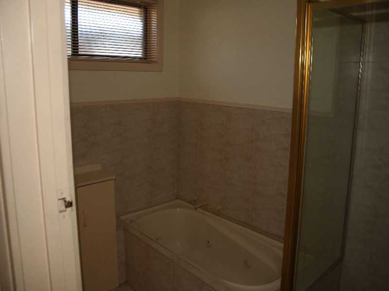 Melton South VIC 3338