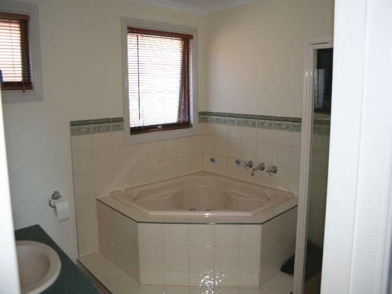 Melton South VIC 3338