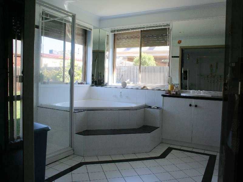 Melton West VIC 3337