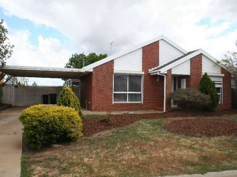 1 Strachan Place, Melton South VIC 3338