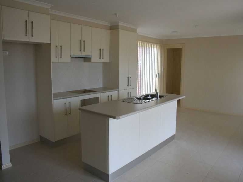 1/341 Centenary Avenue, Melton VIC 3337