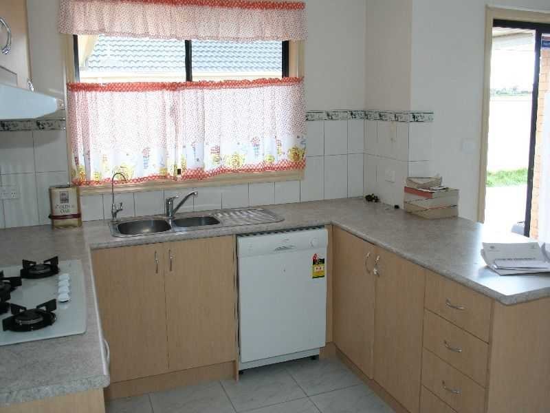 46 Scarborough Crescent, Melton VIC 3337