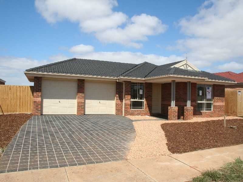 183 McBurnie Drive, Melton VIC 3337