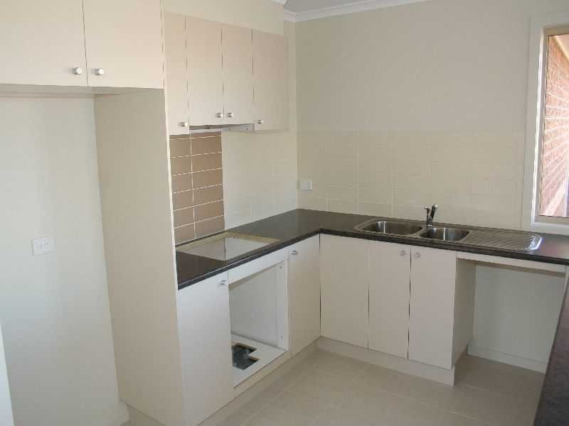 183 McBurnie Drive, Melton VIC 3337