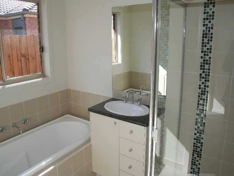 183 McBurnie Drive, Melton VIC 3337