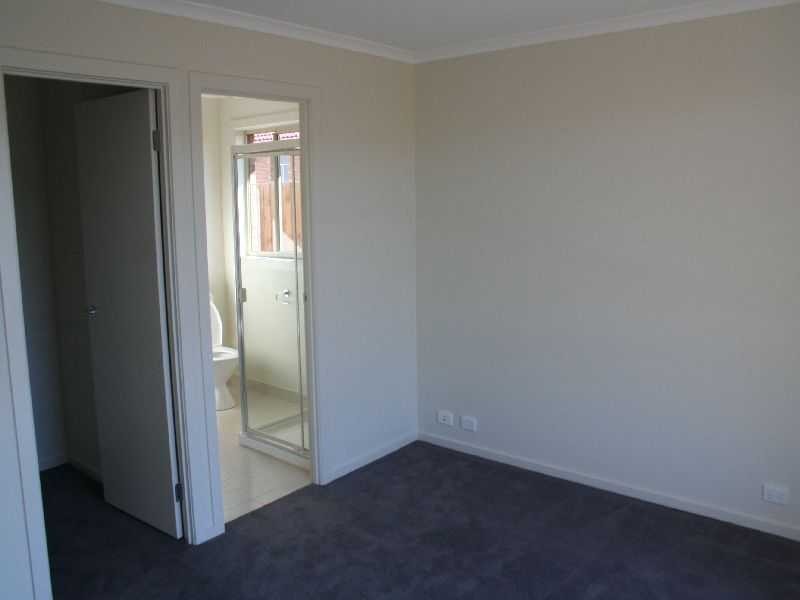 183 McBurnie Drive, Melton VIC 3337